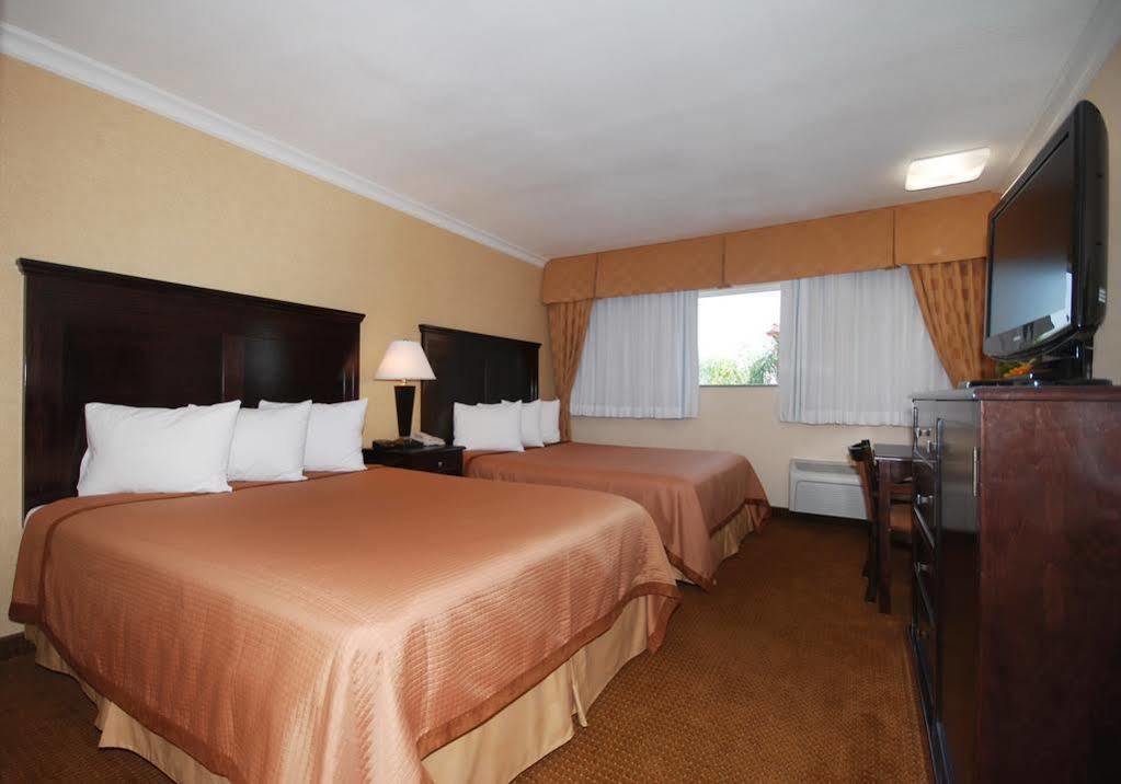 Pasadena Rose & Crown Hotel Kültér fotó