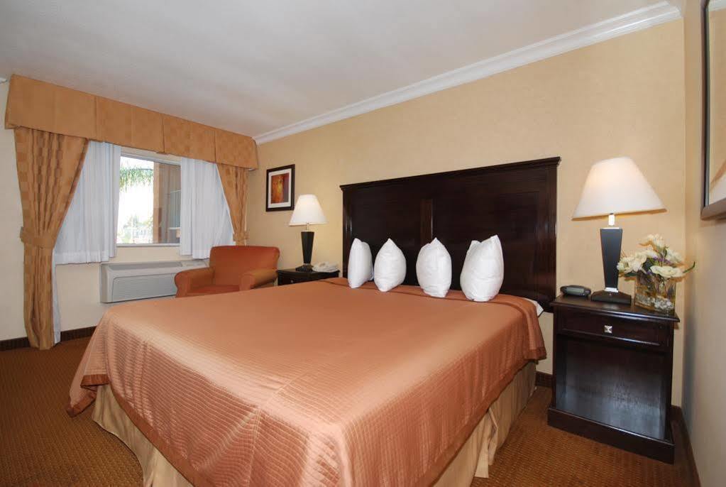 Pasadena Rose & Crown Hotel Kültér fotó